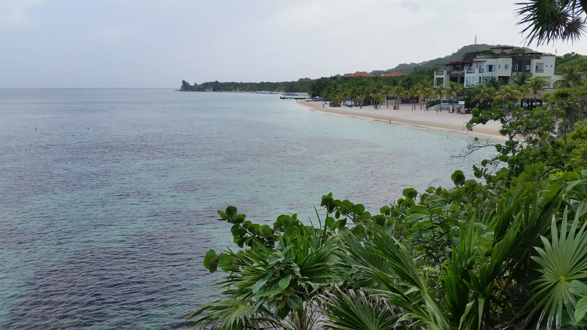 The beach and shoreline at West Bay, Roatán