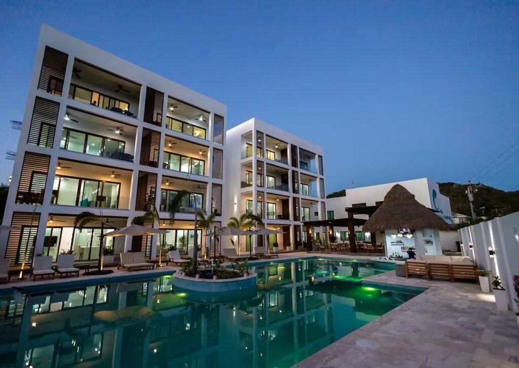Acqua di Mare Resort pool and accommodation