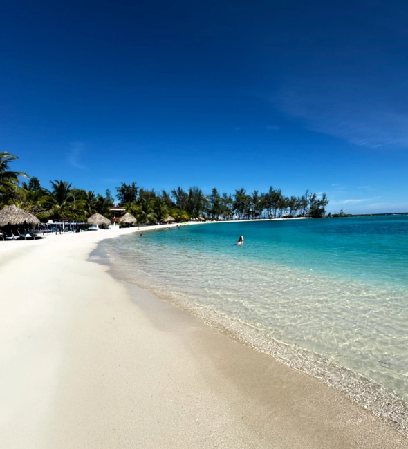 Beach at Fantasy Island Beach Resort in Roatán
