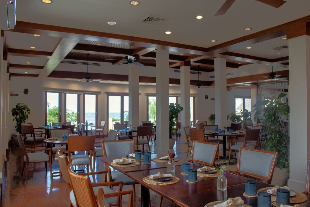 Dining room at Las Pérgolas restaurant at Las Verandas